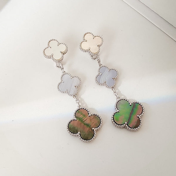 ˇShow YourselfˇCLOVER 3 MOTIFS CHALCEDONY DARK MOP WHITE GOLD EARRINGS