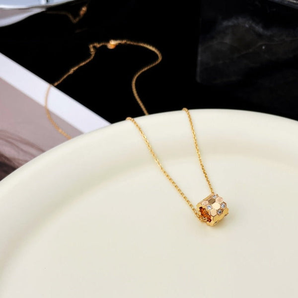 ˇShow YourselfˇBEE MINI PEDANT DIAMOND NECKLACE
