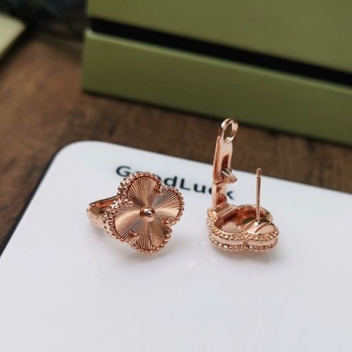 ˇShow YourselfˇCLOVER MEDIUM STUD EARRINGS