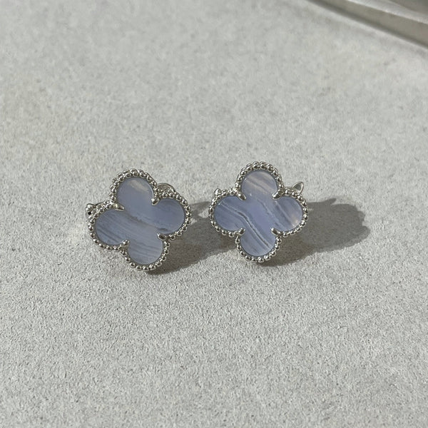 ˇShow YourselfˇCLOVER CHALCEDONY SILVER STUD EARRINGS