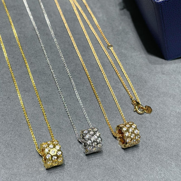 ˇShow YourselfˇBEE LOVE DIAMOND PAVED 3 ROW NECKLACE