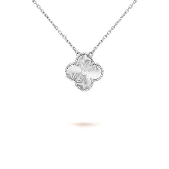 ˇShow YourselfˇCLOVER  15MM DIAMOND LASER NECKLACE SILVER