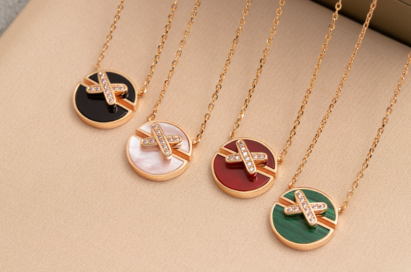 ˇShow YourselfˇJEUX DE PINK GOLD DIAMOND NECKLACE