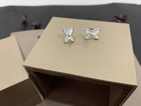 ˇShow YourselfˇJEUX DE WHITE MOP SILVER DIAMOND EARRINGS