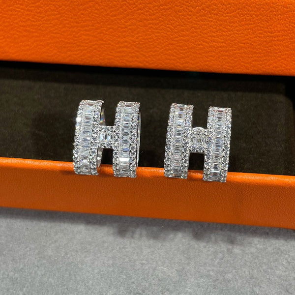 ˇShow YourselfˇH STUD EARRINGS WITH SILVER DIAMONDS