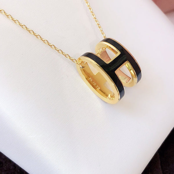 ˇShow YourselfˇHM CLIC BLACK ENAMEL GOLD NECKLACE