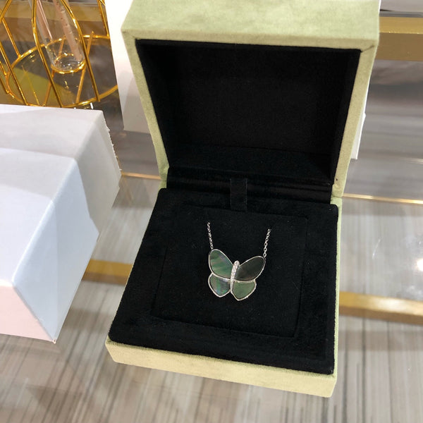 ˇShow YourselfˇLARGE BUTTERFLY SILVER PENDANT DIAMOND NECKLACE